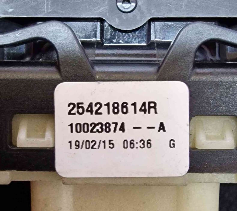 Comando / Botão / Interruptor Vidros Frente Direito 254218614R - RENAULT CLIO IV