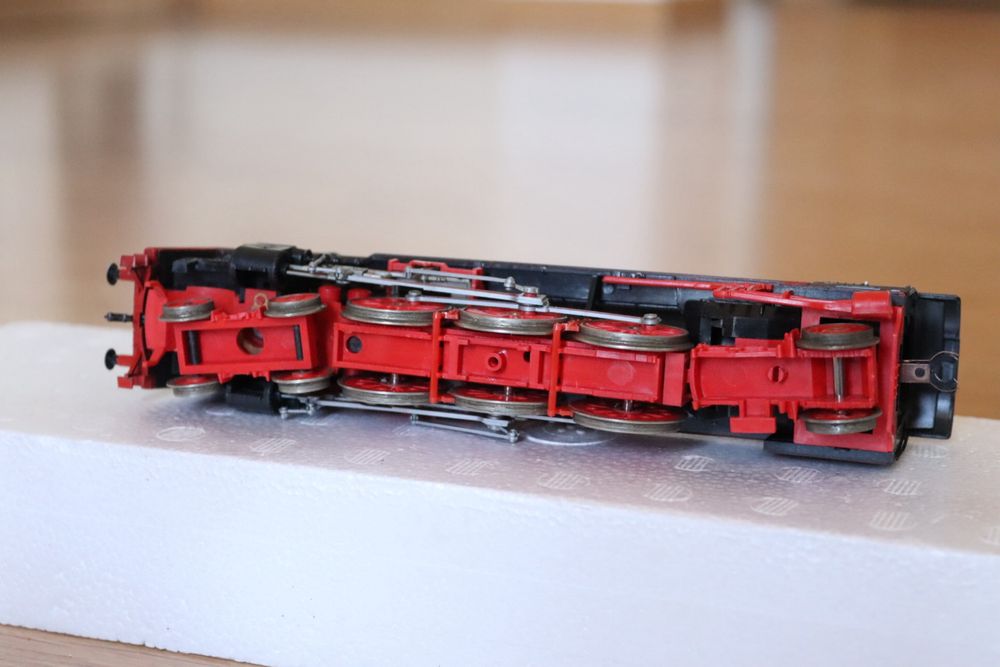 Modell der Schnellzuglokomotive baureihe 01'5 der DR