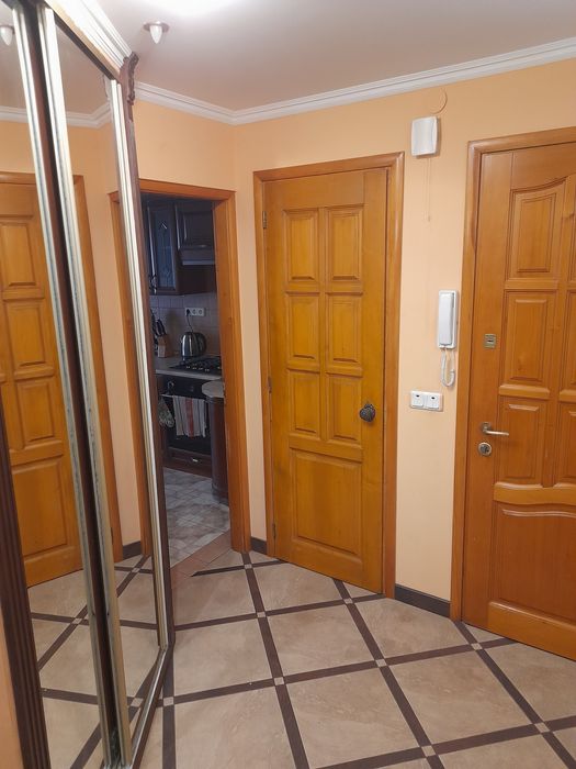 Здам 3 кiмн квартиру в центрi по вул С Бандери 44,Стрий