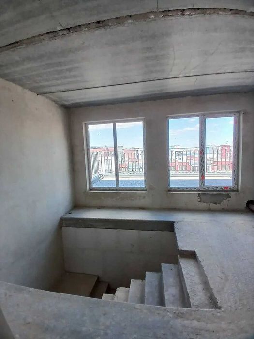Здана дворівнева квартира з терасою в центрі ЖК Княгинин
