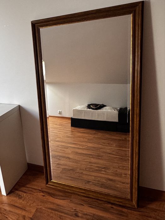 Odsprzedam lustro w dębowej ramie, duże 160x80