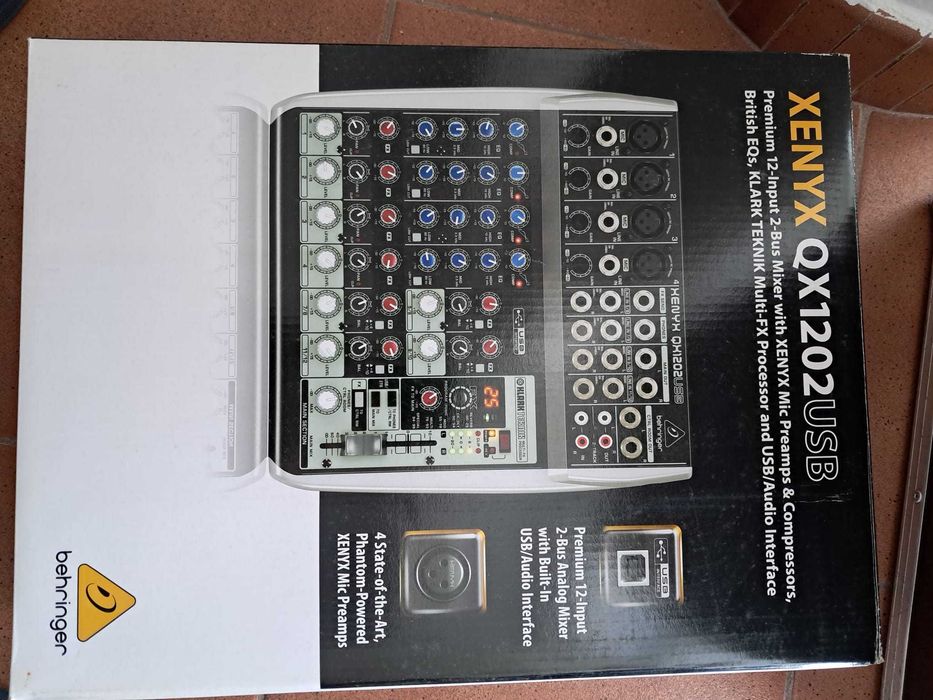 Mesa de Som Xenyx QX1202USB