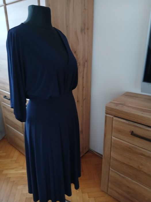 Granatowa sukienka 40 firmy Asos  elegancka