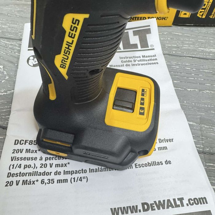Безщітковий імпакт Dewalt DCF850 20V Max