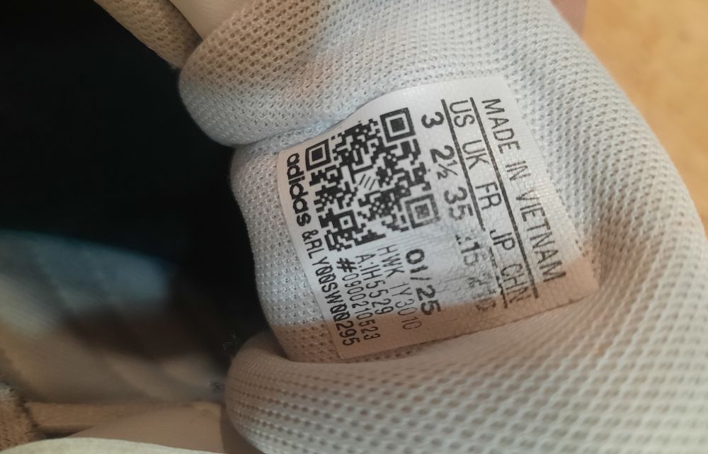 Tenis Adidas tamanho 35