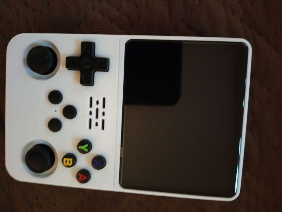 Портативная ретро консоль R36S 64gb