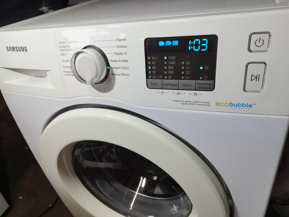 Máquina de lavar roupa