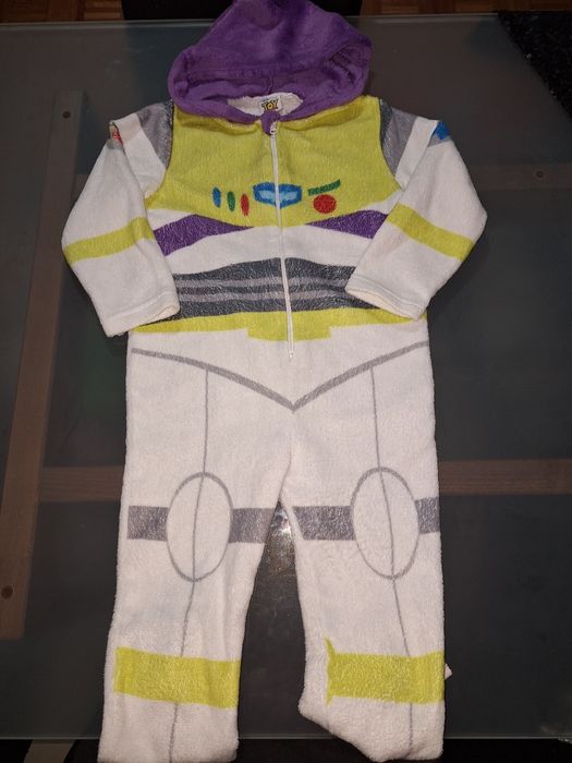 Mascara/ macacão/ pijama