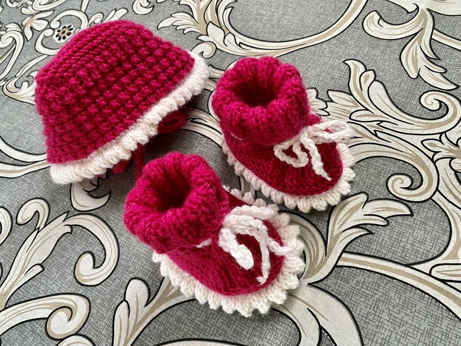 Вʼязані пінетки + шапочка (безкоштовна доставка)