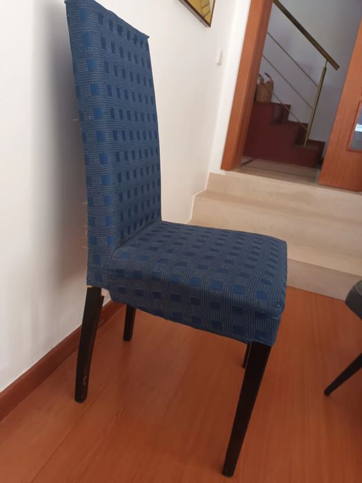 Cadeiras e aparadores