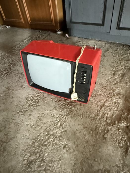 Zabytkowy Telewizor Junost 402 CRT / PRL