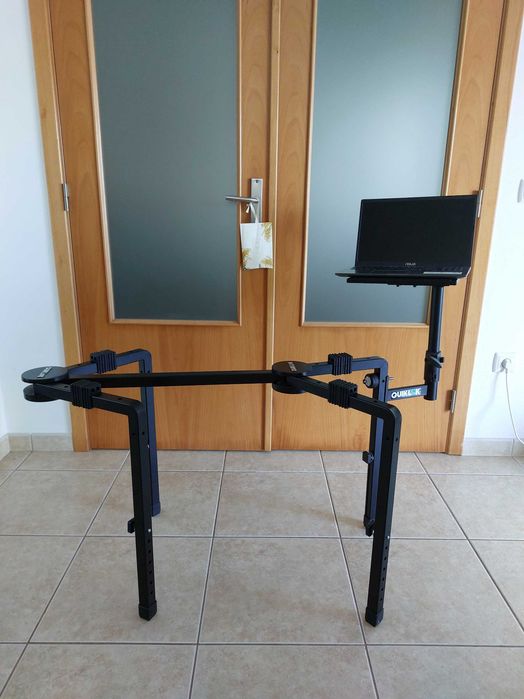 Tripé para piano/teclado