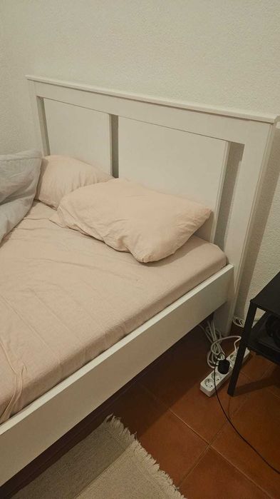 Cama Ikea casal + colchão + estrado de ripas de madeira (completo)