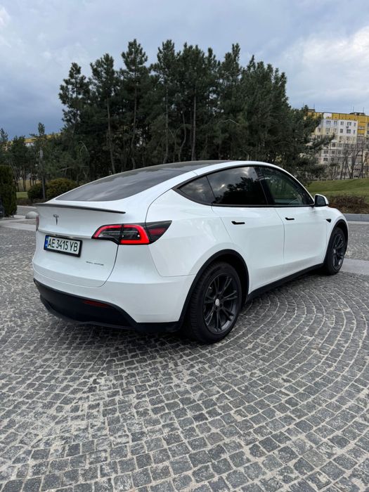 Tesla Model Y Long Renge 82 kvh