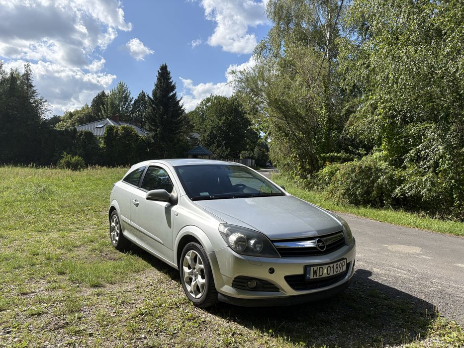 Opel Astra H GTC 1.4