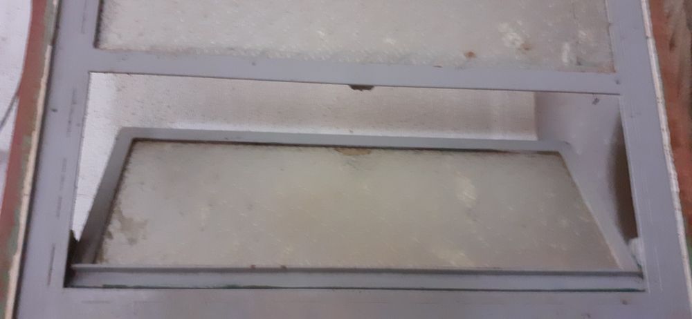 Porta de entrada em ferro