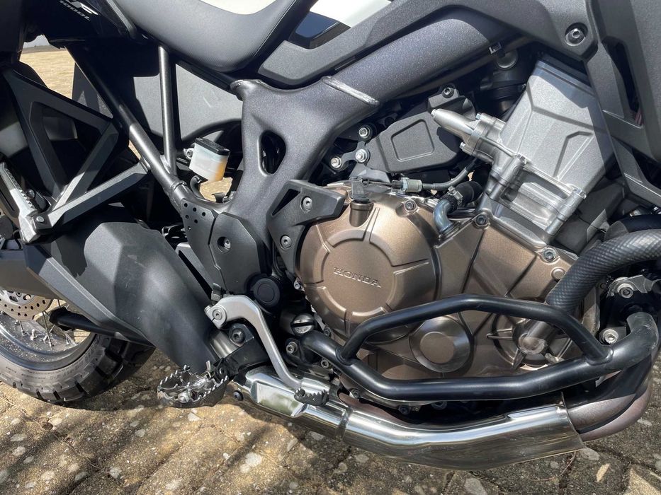 Honda Africa Twin CRF1000L 2018 | 27.000 km | Único Dono | Full Extras