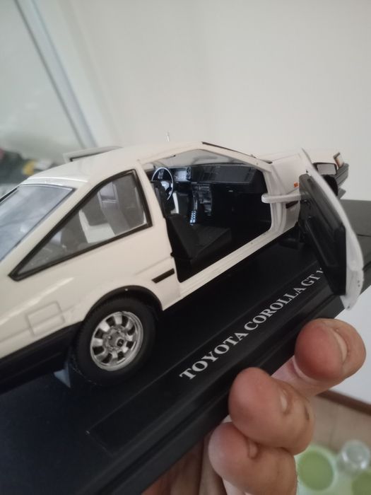 Miniatura 1/24 Toyota Corolla GT 1986