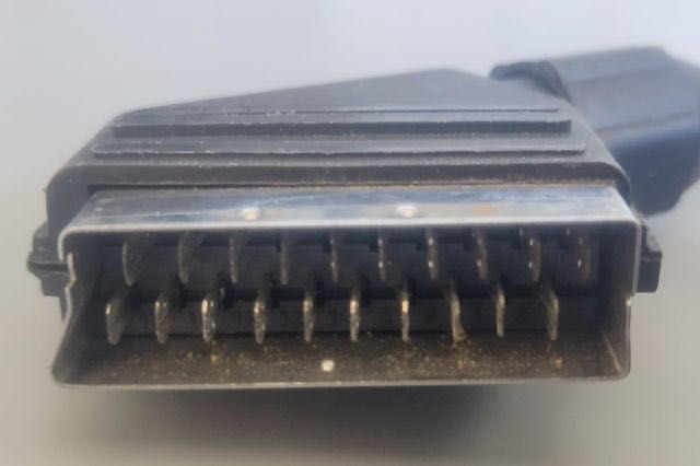 Cabos SCART e RCA