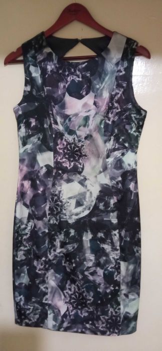 Жіночне коротке плаття