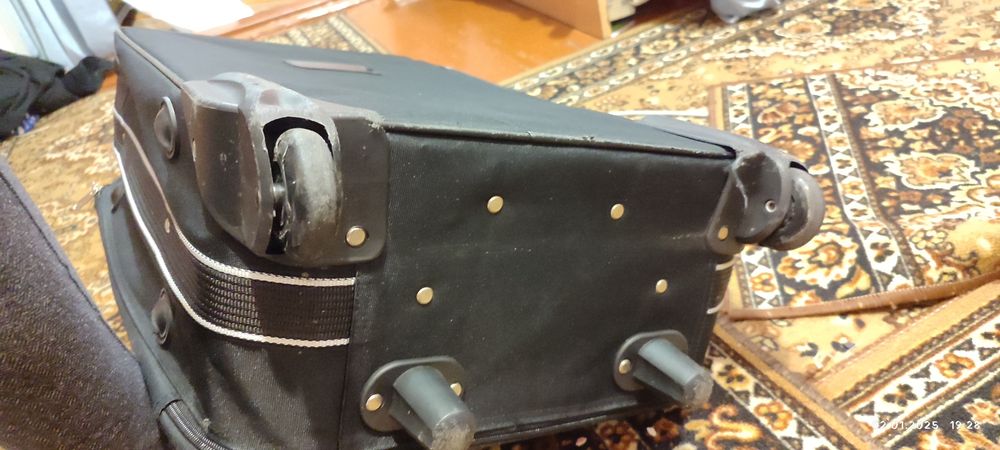 Чемодан на колесах: 900 грн. - Валізи Полтава на Olx