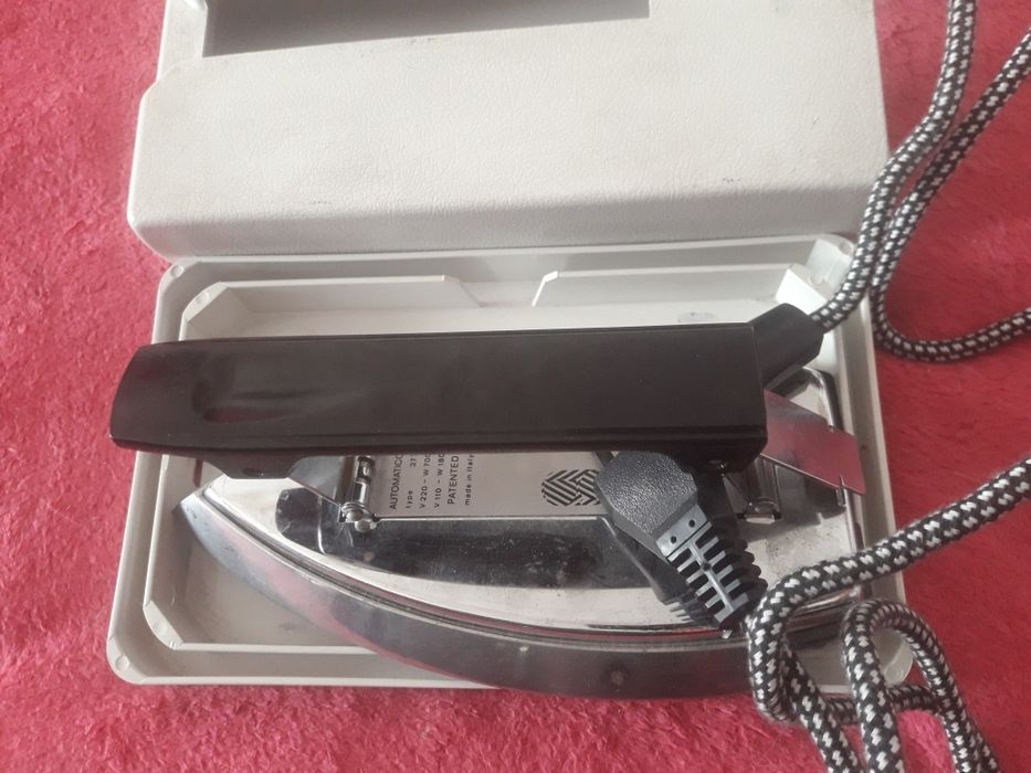 Vende  se Ferro de Viagem