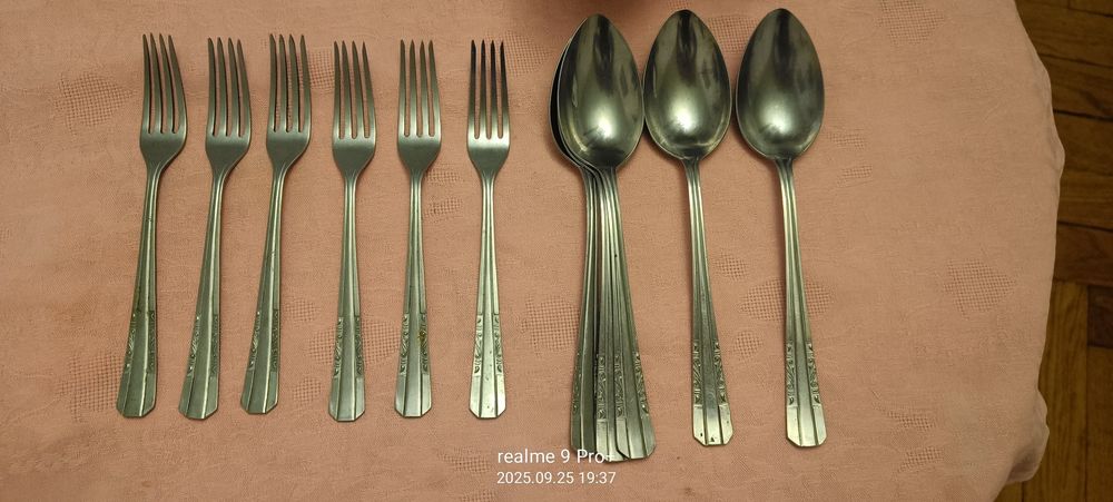 Sprzedam garnek 5- litrowy.