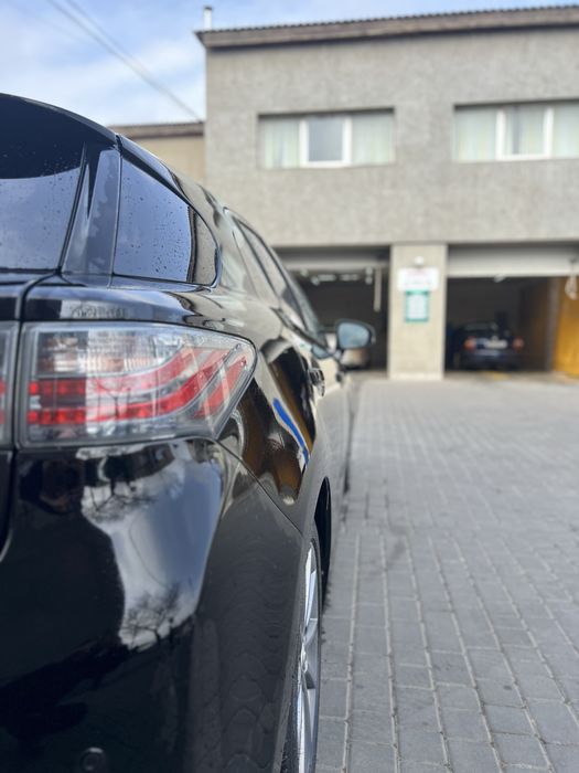 Продам Lexus CT (гибрид)