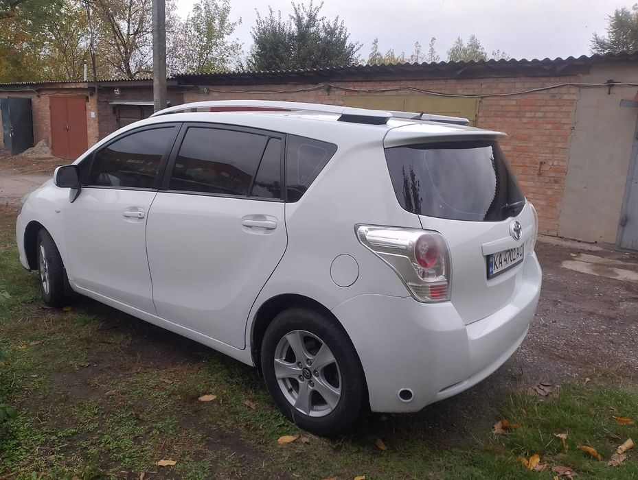 продам Тойота Версо 2012р.газ бензин