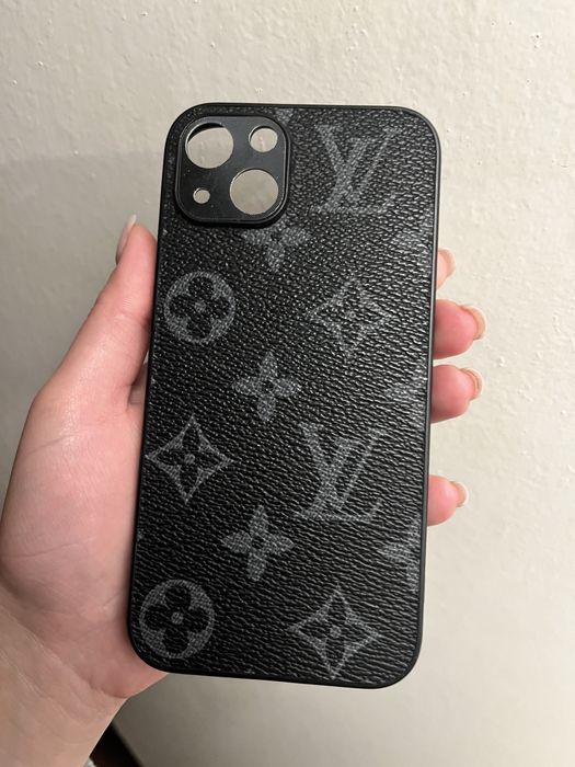 Продам чехол на айфон 13