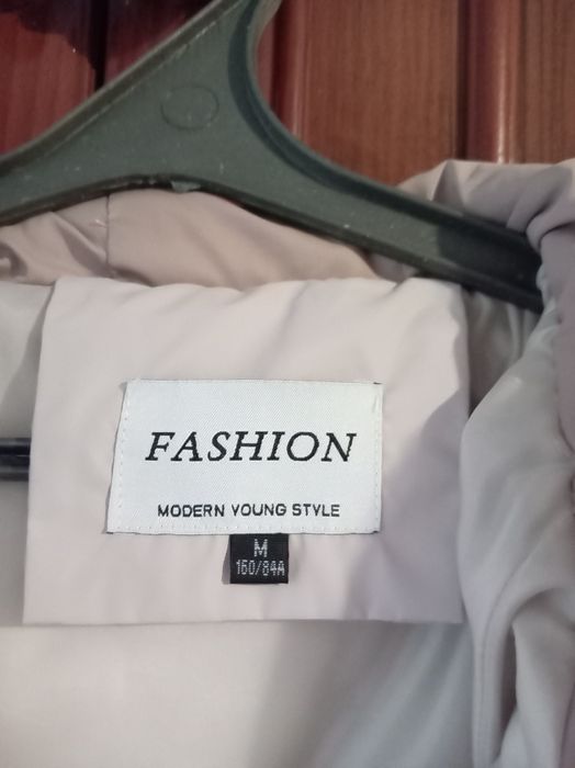 Куртка женская стильная, состояние отличное размер 46-48.