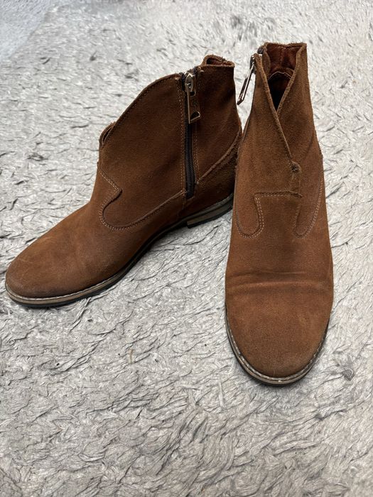 Botki Carinii Skorzane rozm 40 Zamszowe Brazowe Kowbojki