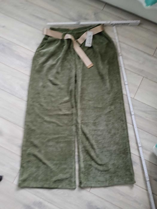 Spodnie sztruksowe nowe