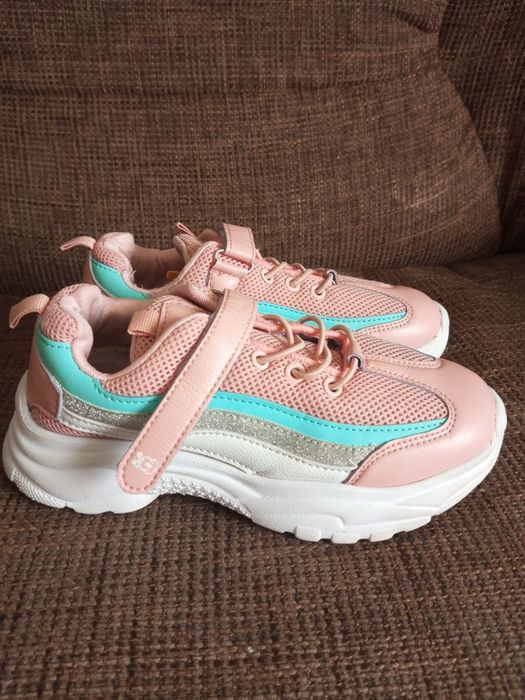 Кросівки для дівчинки 33 і 35 розмір