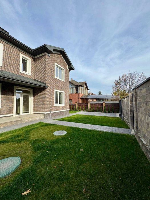 Ексклюзивний Будинок в Лісовій Частині Котеджного Містечка с.Стоянка