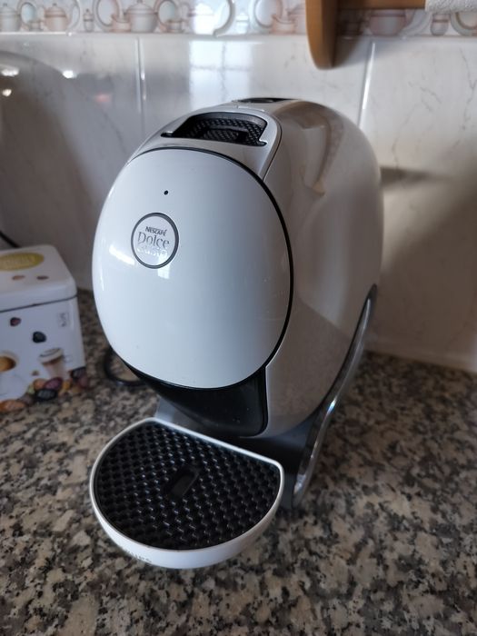 Máquina de Café Dolge Gusto Neo c/garantia