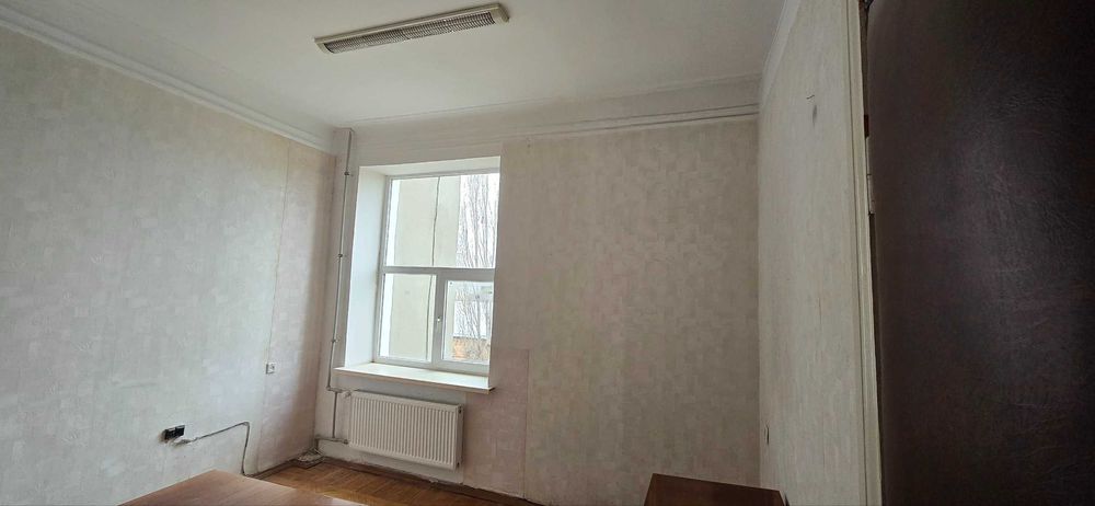 Аренда офисов. Центр. Есть свет и интернет при отключении эл.энергии.