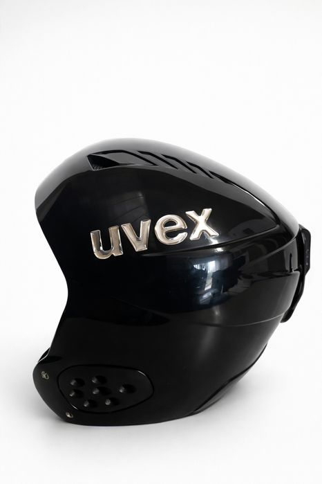 Kask narciarski  Uvex z grupy Race