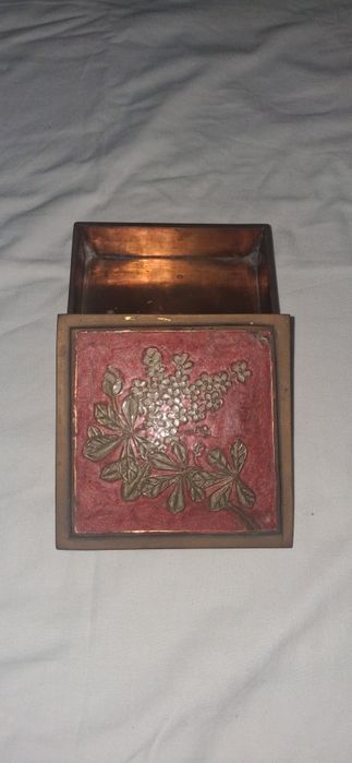 Antiga Caixa de Jóias em Latão Trabalhada
