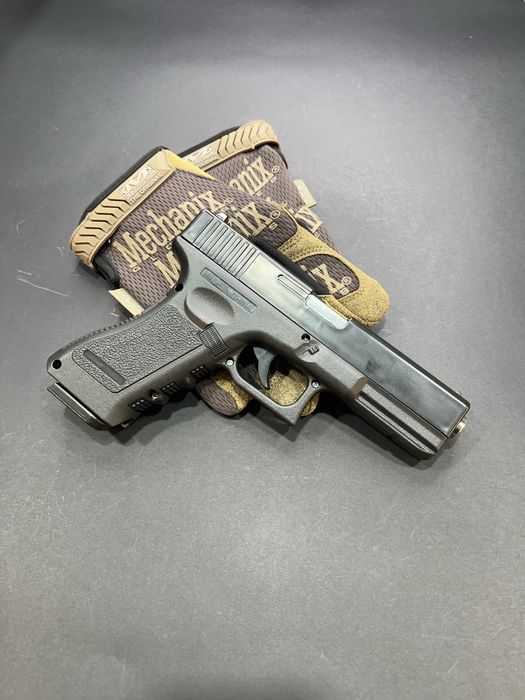 Іграшковий пістолет Glock 17 з маркуванням +500 куль, 6 мм, пружинний