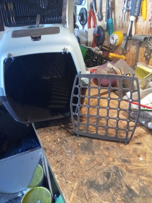 Transporter do zwierząt psów , kotów i tym podobnych.