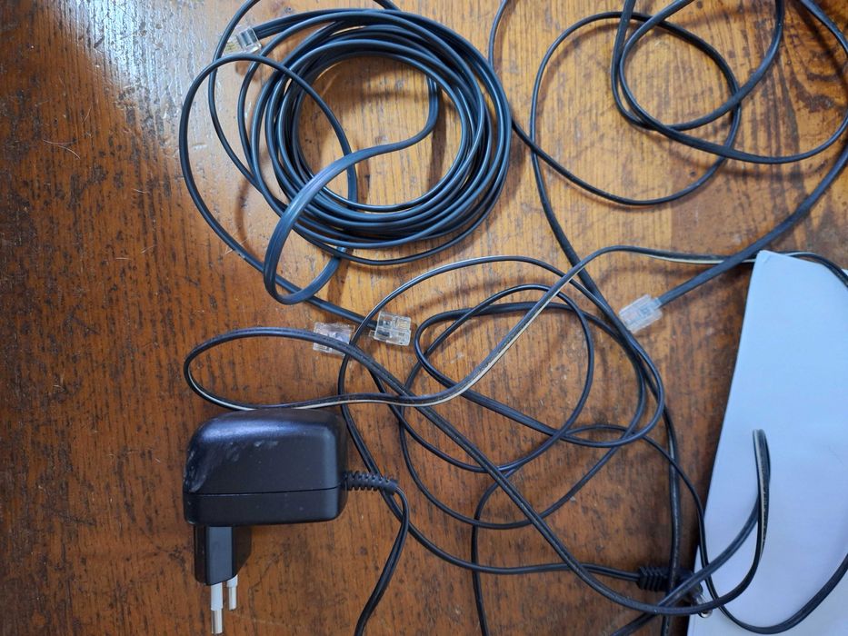 SIEMENS portable phone with charging base64584697846403122