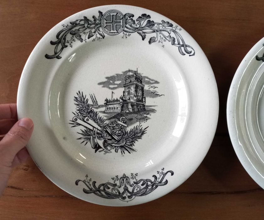 Antigos pratos em faiança Massarelos "Torre de Belém"
