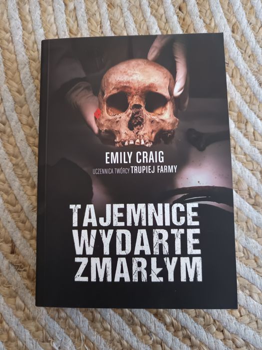 Książka Tajemnice wydarte zmarłym Emily Craig