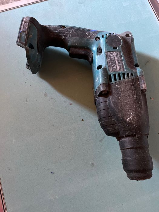 Máquina de furar makita