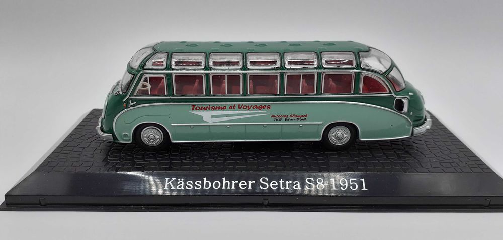 Autocarro em miniatura escala 1:72
