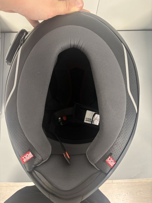 Capacete AGV K6 VR46 (ML) – Como novo + extras
