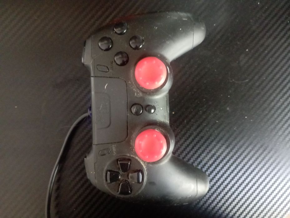 Sprzedam PS4 pro