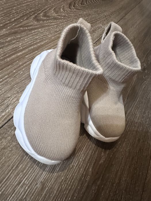 Дівчачі кросівки 20р