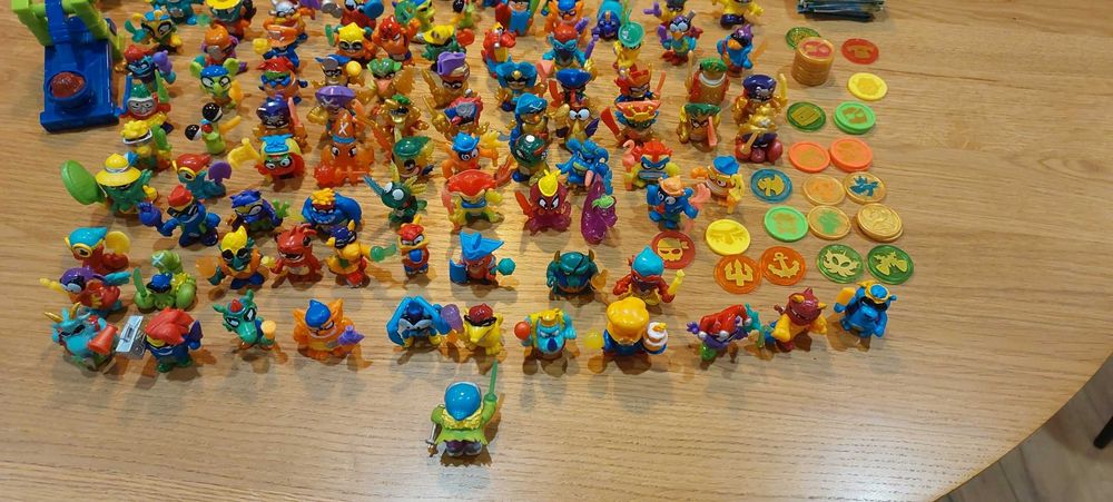 MEGA ZESTAW PIRATIX Adventure World: Statek Kraken, Rekin, Goryl + 137 Figurek!